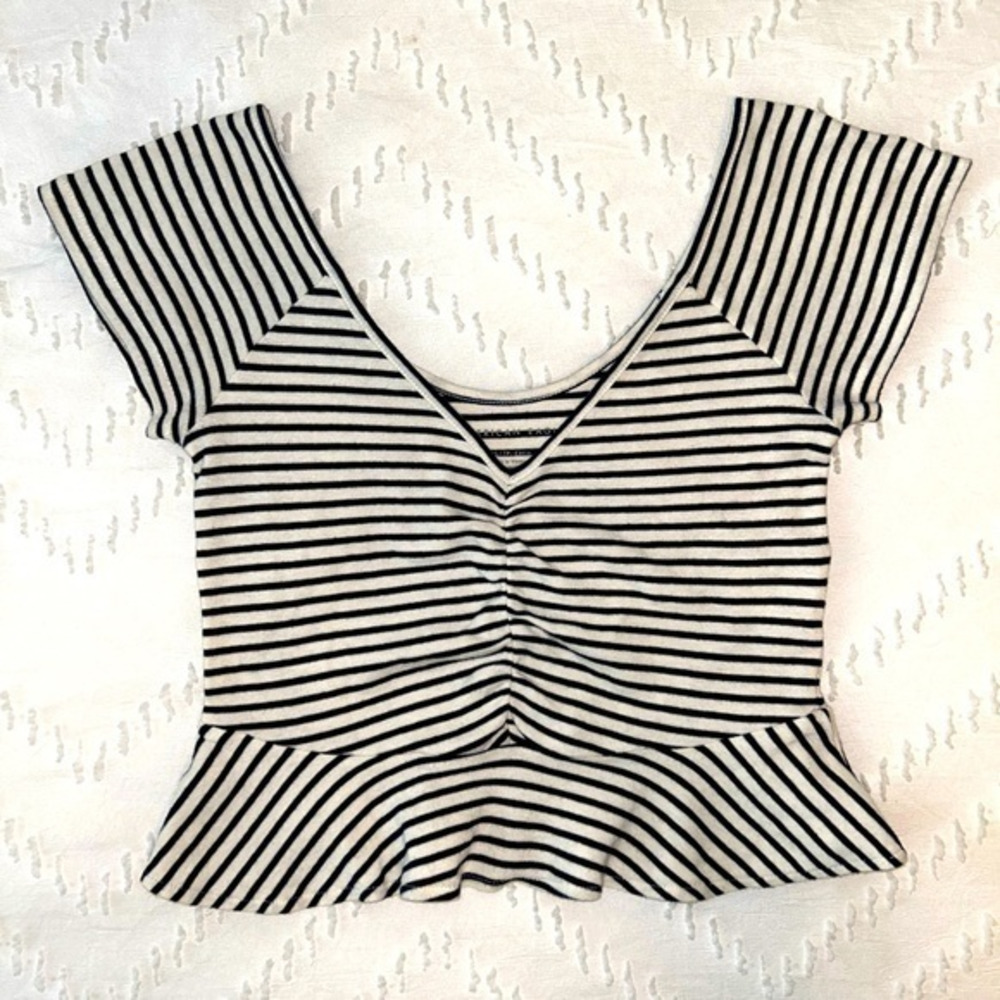American‎ Eagle striped, ruffled hem crop top - sz XS